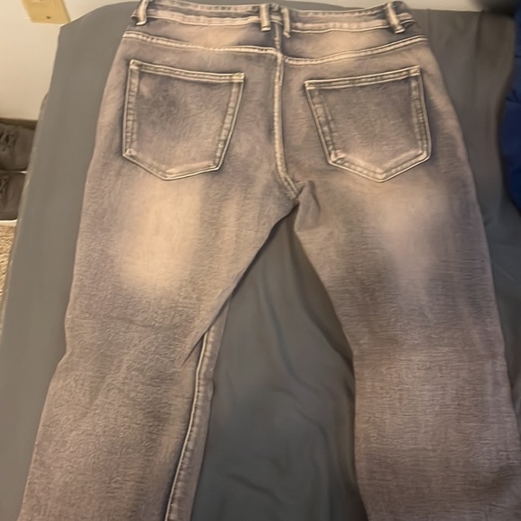 Ripped Jeans - Picture 2 of 2